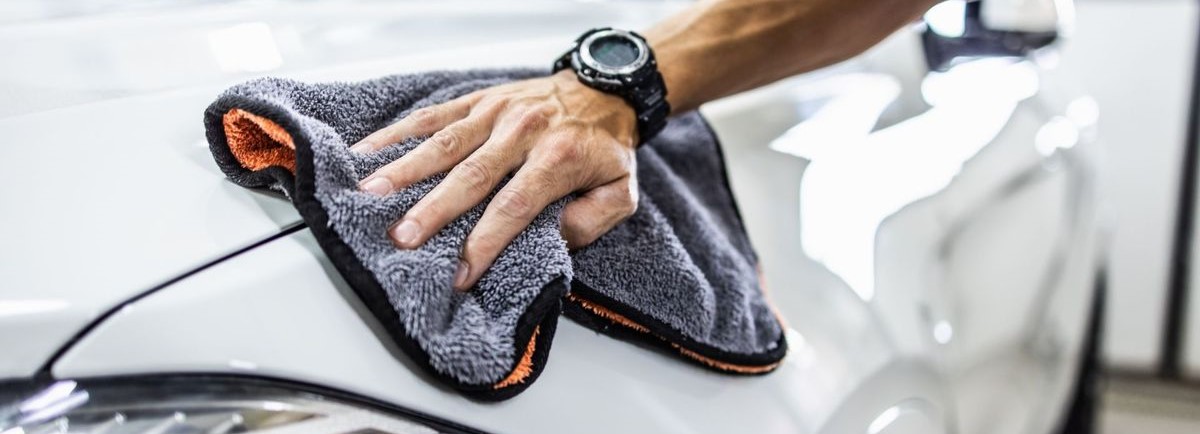 Solusi Praktis Membersihkan Mobil Tanpa Menggunakan Air Berlebih