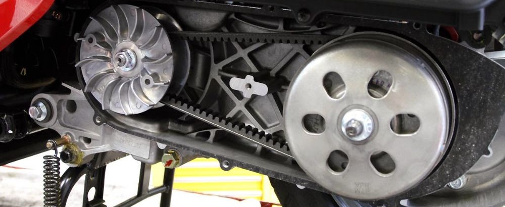 Tarikan Motor Matic Terasa Berat? Bisa Jadi CVT Kotor