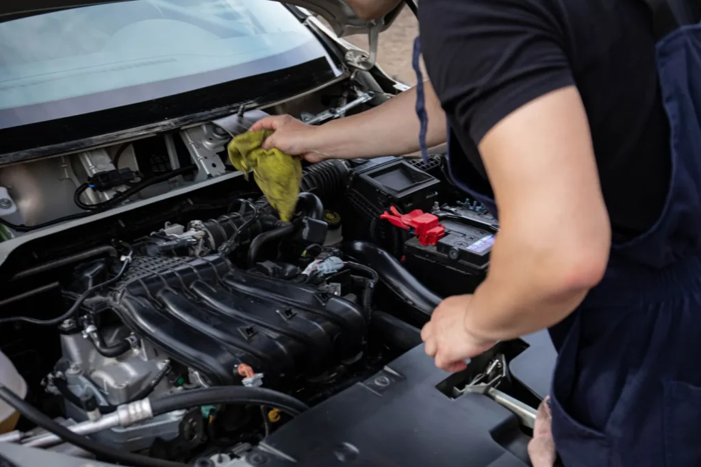 Panduan cara membersihkan evaporator AC mobil dengan cairan pembersih