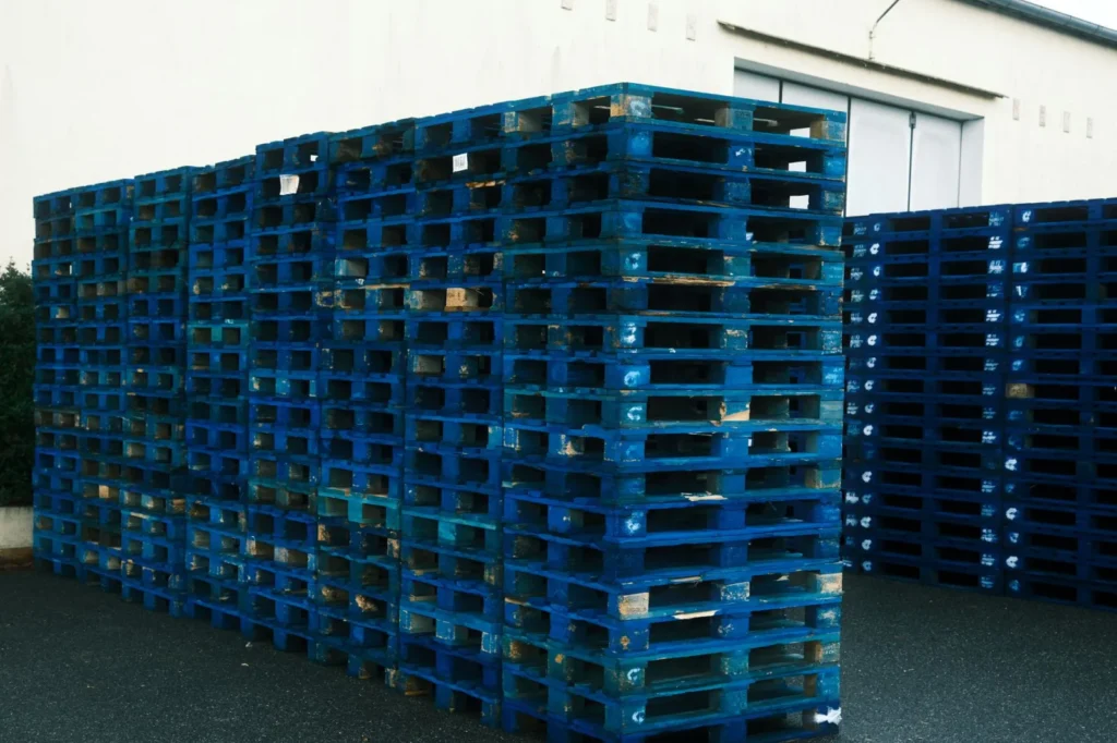 Gudang logistik dan rantai pasok distributor produk autocare