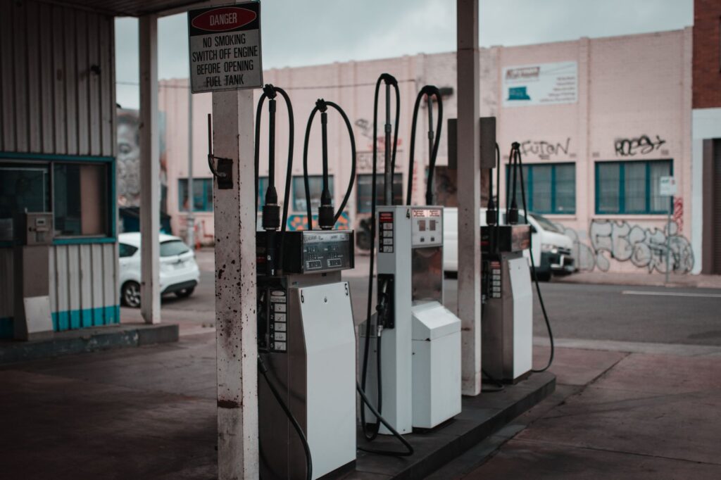 Penyebab mobil boros bensin dan pemeriksaan komponen mesin