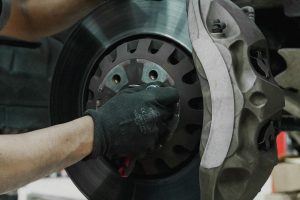 Pentingnya Melumasi Kaliper Rem: Langkah Kecil untuk Keselamatan Besar