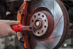 Bahaya Rem Kendaraan yang Kotor Apabila Dibiarkan Terlalu Lama