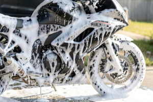 Menjaga Kebersihan Motor: Dasar Perawatan Eksterior yang Efektif