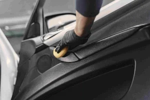Maklon Pembersih Mobil: Cara Membuat Produk Autocare dengan Merek Sendiri