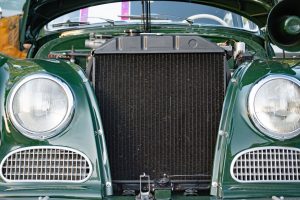 Solusi Atasi Kondensor AC Mobil Kotor